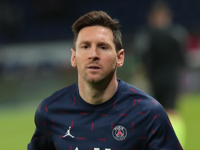 Messi reveals which players he still speaks to at Barcelona