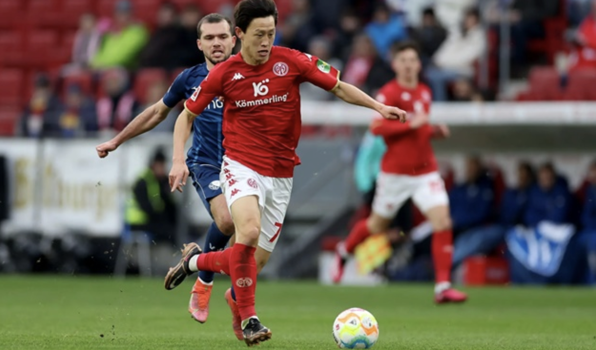 Lee Jae Sung is the midfielder playing for Mainz 05 in Bundesliga