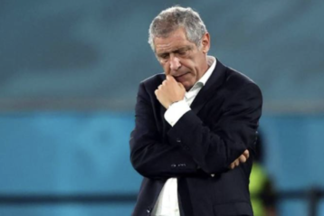 Santos is one of the famous football coaches, notable for his ability to build strong teams and strict playing strategies.