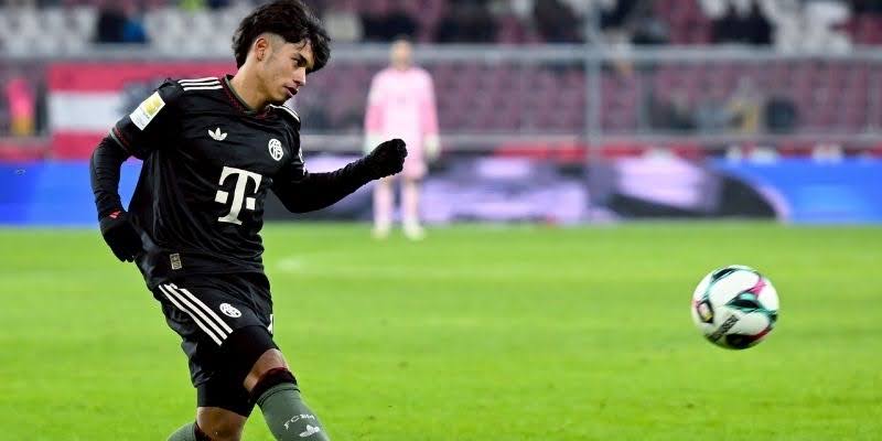 Maicon Cardoso plays with good dribbling skills.