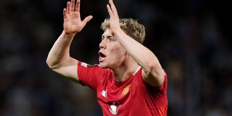 The Manchester United striker is under immense pressure from fans' expectations.