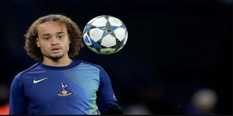 Simons made 41 appearances for Tottenham in the 2025/26 season
