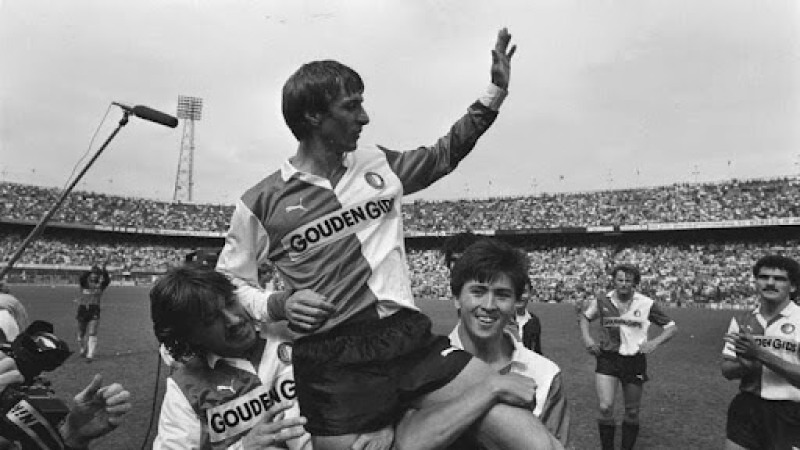 Johan Cruyff: Dutch Football Legend and the Philosophy of Total Football