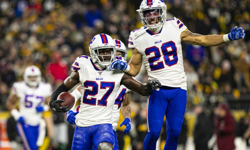 What Changes When College Games Join an NFL Pick'em Pool